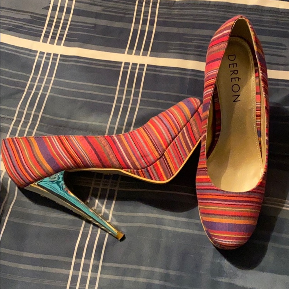 Dereon Heels